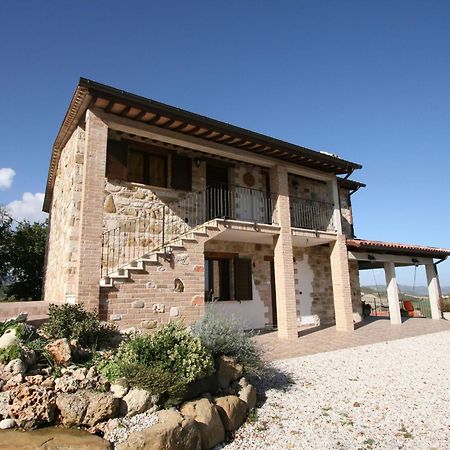 Timeless Villa In Cagli With Garden And Swimming Pool Bagian luar foto