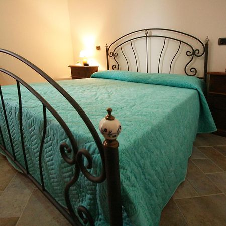 Timeless Villa In Cagli With Garden And Swimming Pool Bagian luar foto