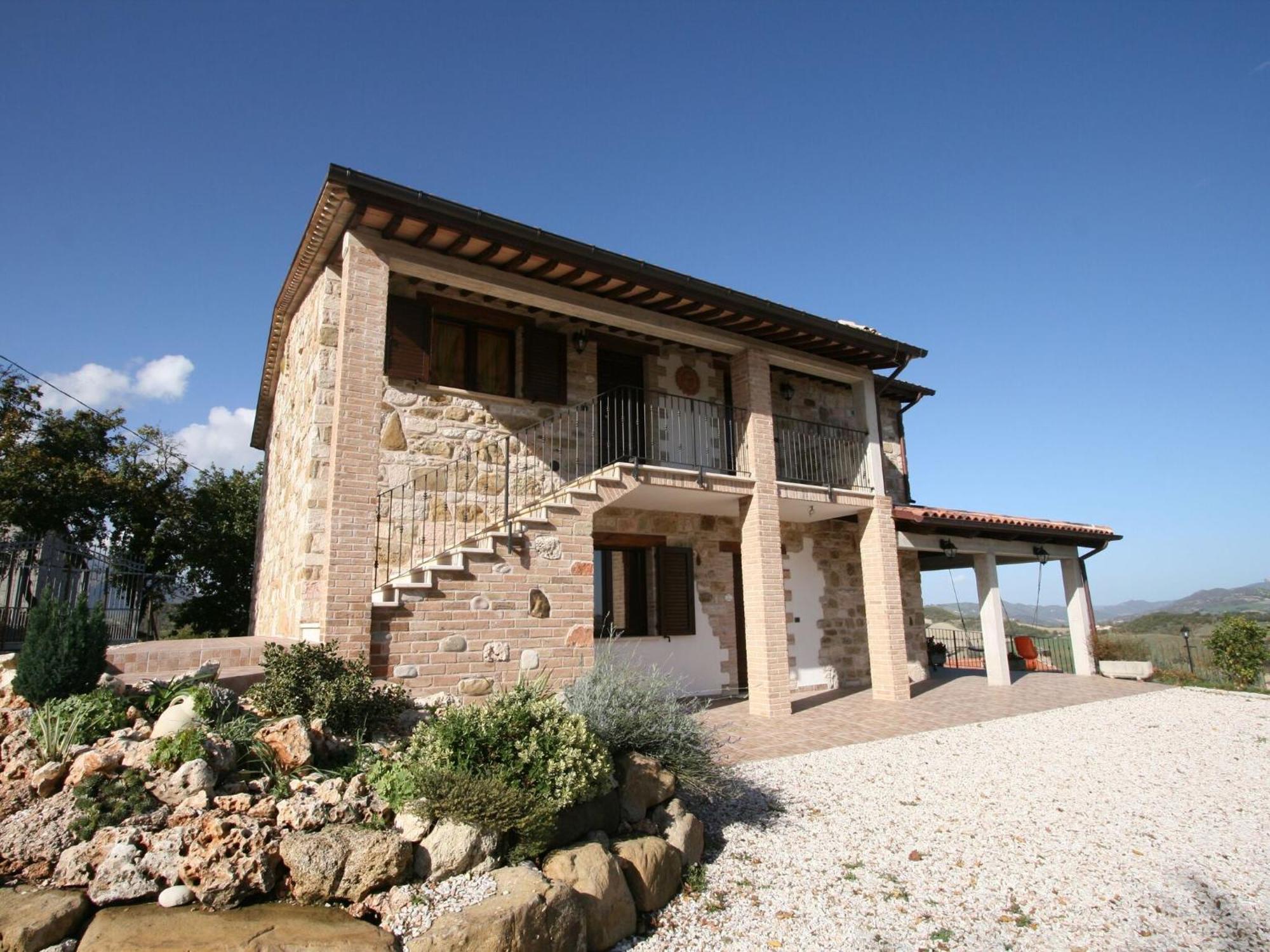 Timeless Villa In Cagli With Garden And Swimming Pool Bagian luar foto