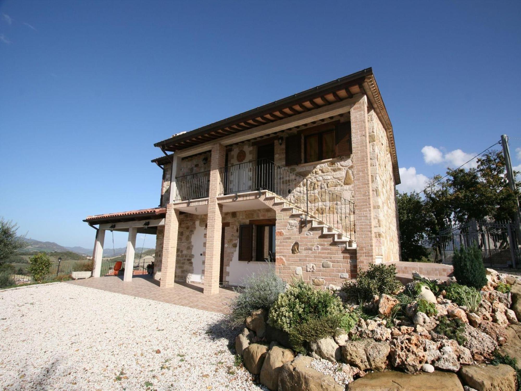 Timeless Villa In Cagli With Garden And Swimming Pool Bagian luar foto